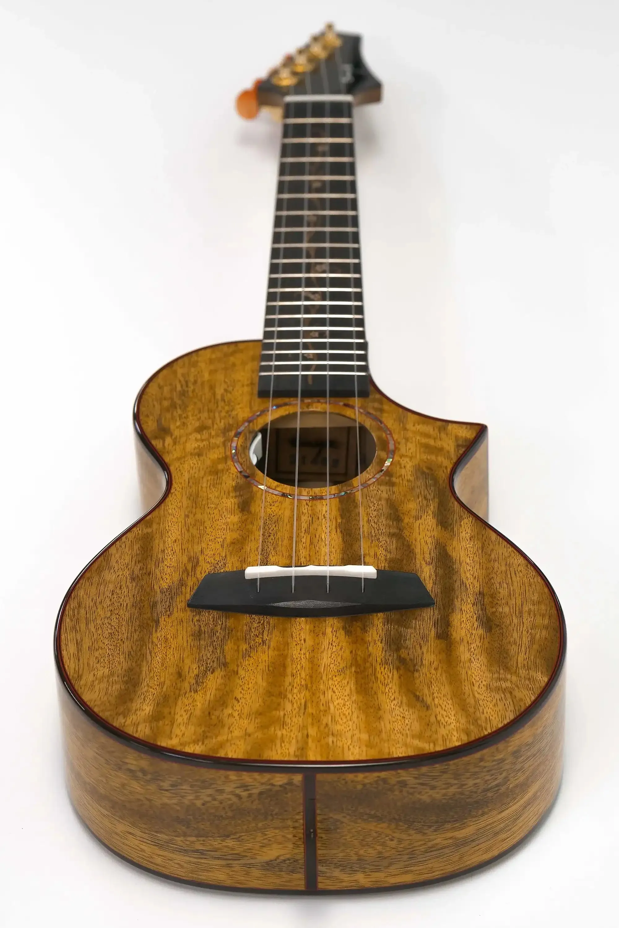 Enya EUC-MG6 Mango Concert Ukulele w/ Cutaway - Image 4