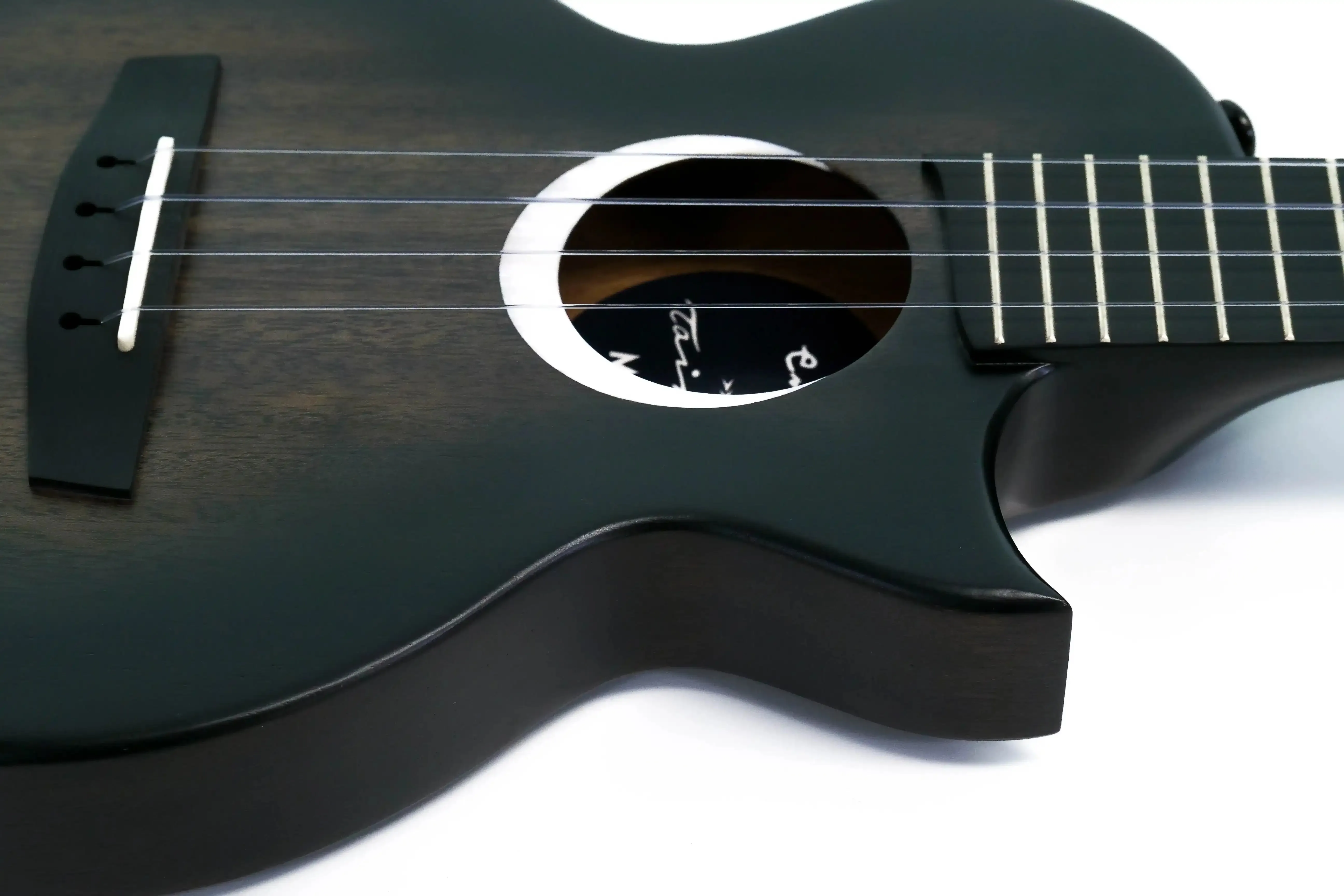 Enya EUT-MOON-BK Taimane Signature Acoustic Tenor Ukulele - Black - Image 3