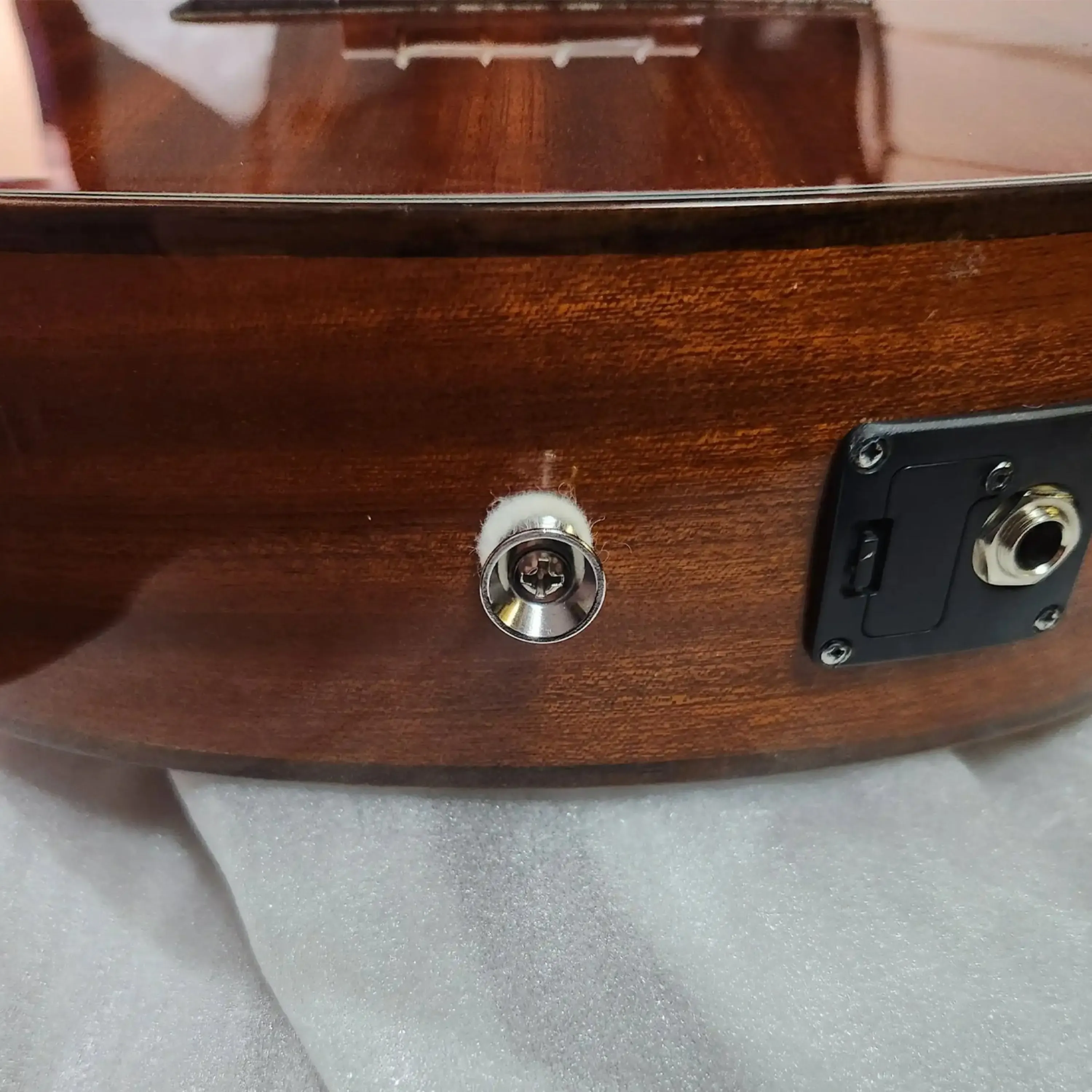 Ohana BK-35GCE Solid Mahogany Baritone Ukulele w/ Pickup & Strap Buttons - B-STOCK - Image 7