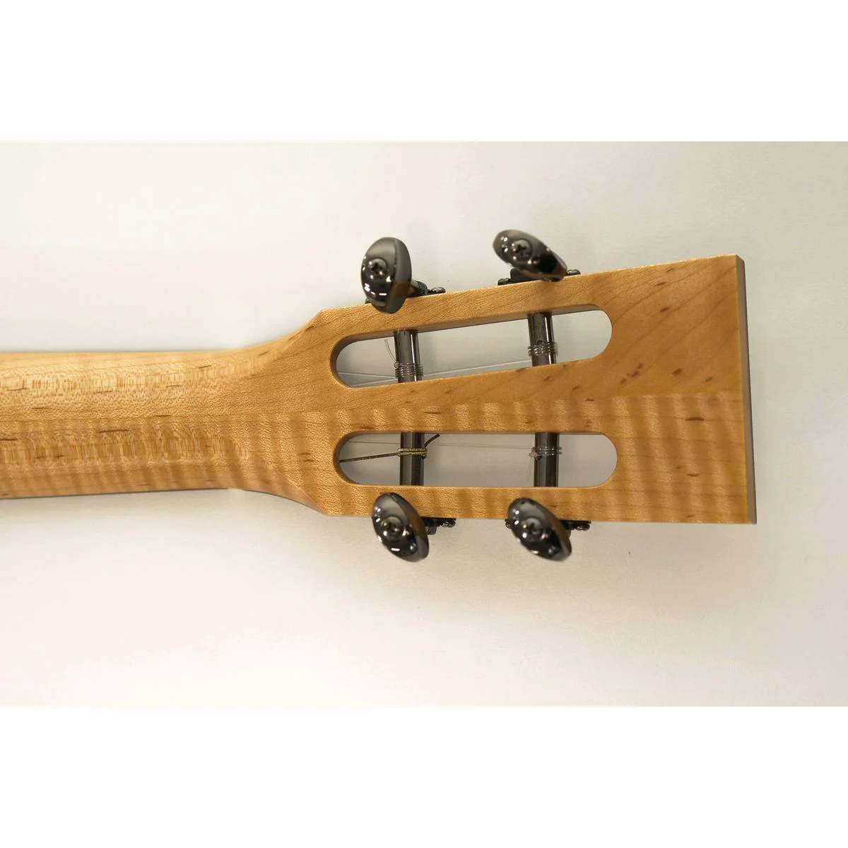 [PRE-OWNED] Kinnard Custom Tenor Sinker Redwood & Big Leaf Quilted Maple “Pale Moon” - Image 10