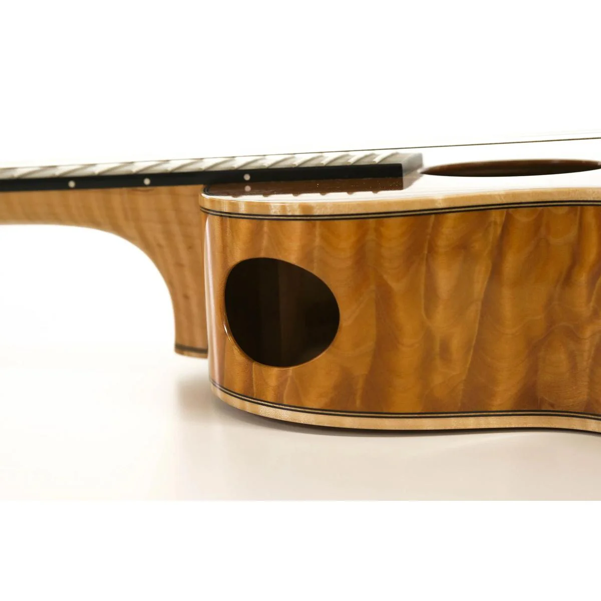 [PRE-OWNED] Kinnard Custom Tenor Sinker Redwood & Big Leaf Quilted Maple “Pale Moon” - Image 3