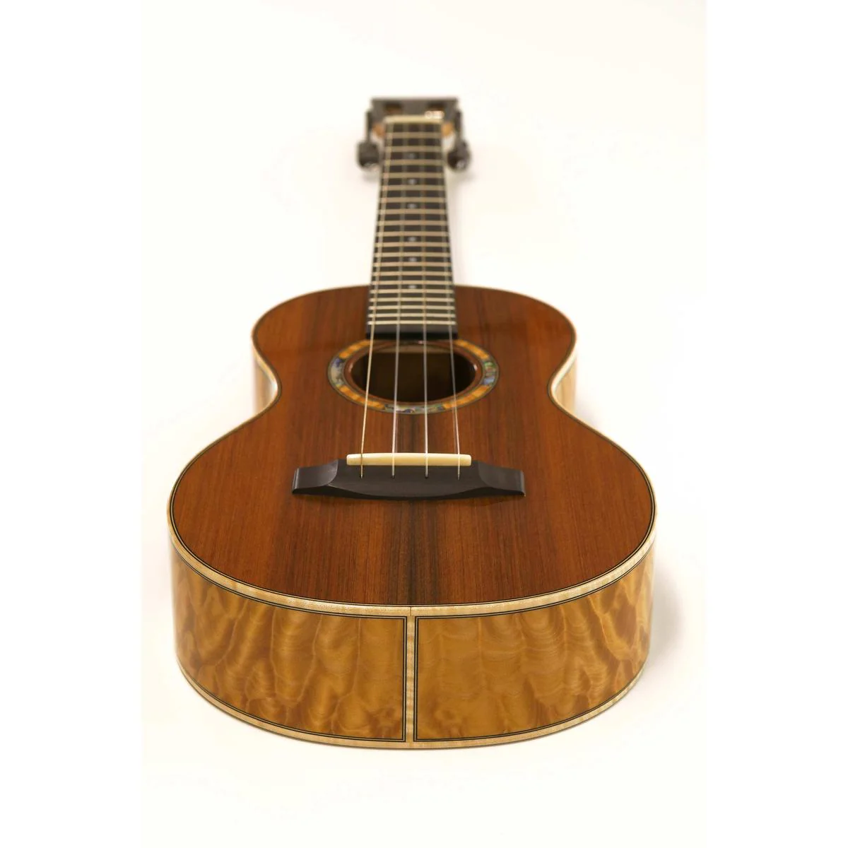 [PRE-OWNED] Kinnard Custom Tenor Sinker Redwood & Big Leaf Quilted Maple “Pale Moon” - Image 8