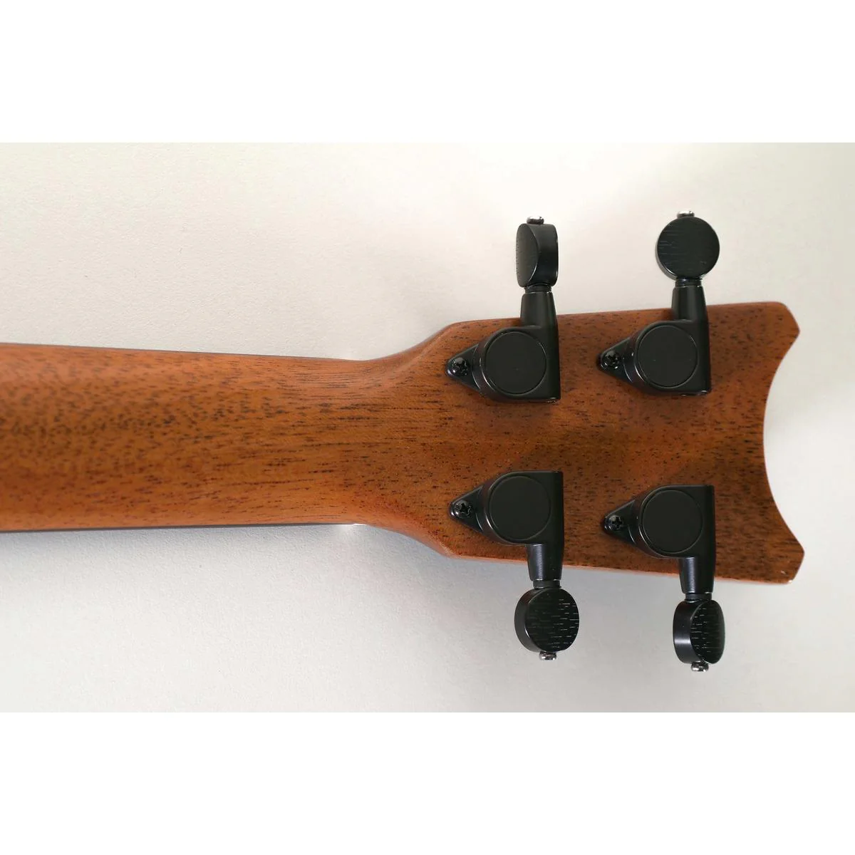 Romero Creations RC-C-MG Spalted Mango Concert Ukulele - Image 5