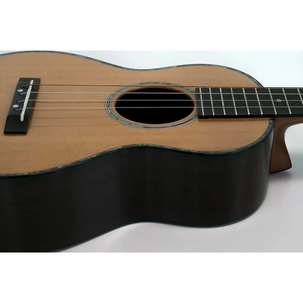 Romero Creations RC-R-CRW Replica Cedar Rosewood Tenor Ukulele - Image 3