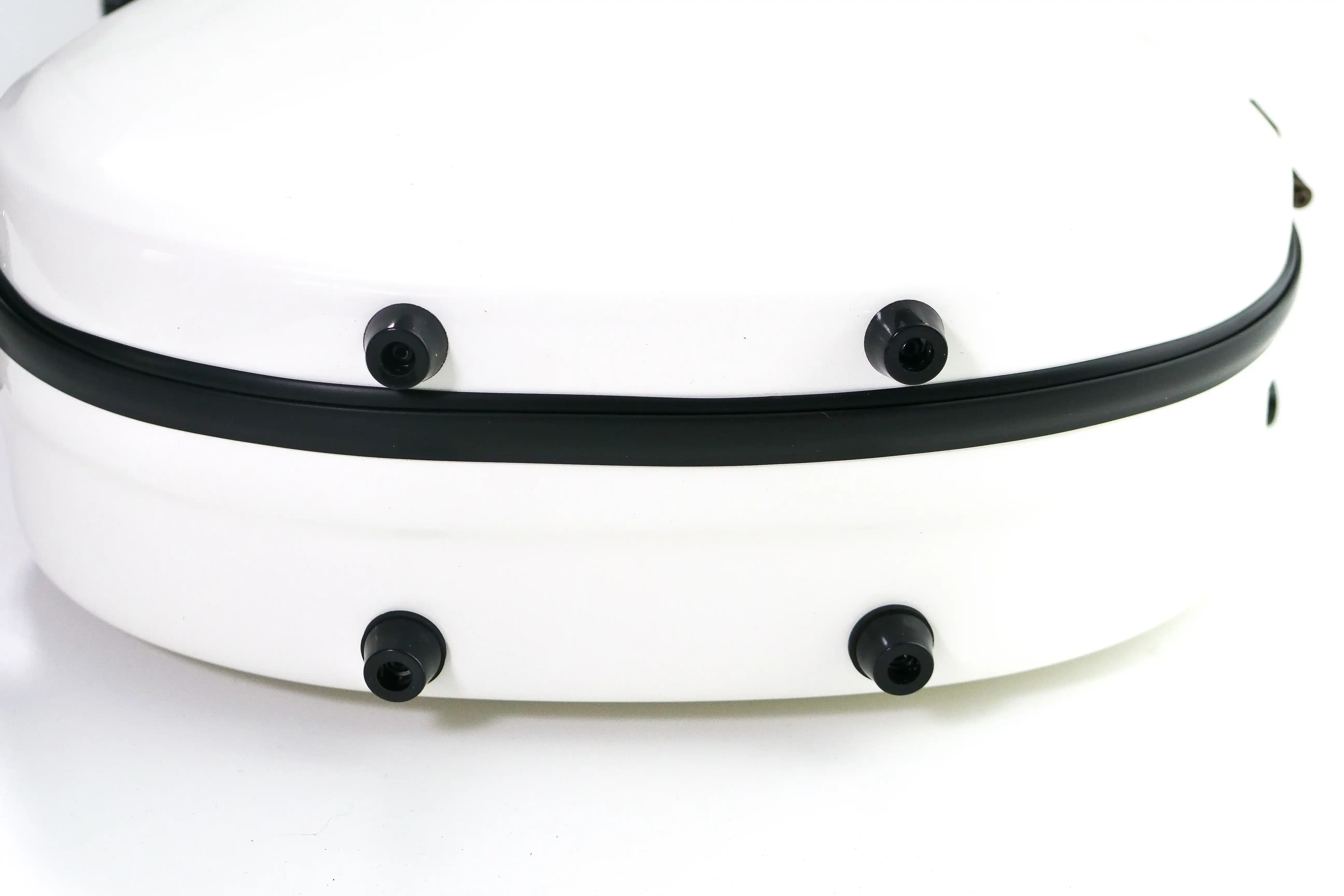 Tenor Ukulele White Fiberglass Hardshell Case - Image 9